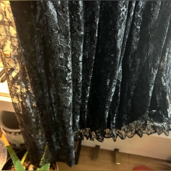 Principles Vintage Black Sheer Floral Lace Pleated Layered Skirt Made in Canada - Picture 6 of 14